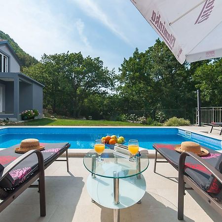 Apartments Srdanovic Оміш Екстер'єр фото