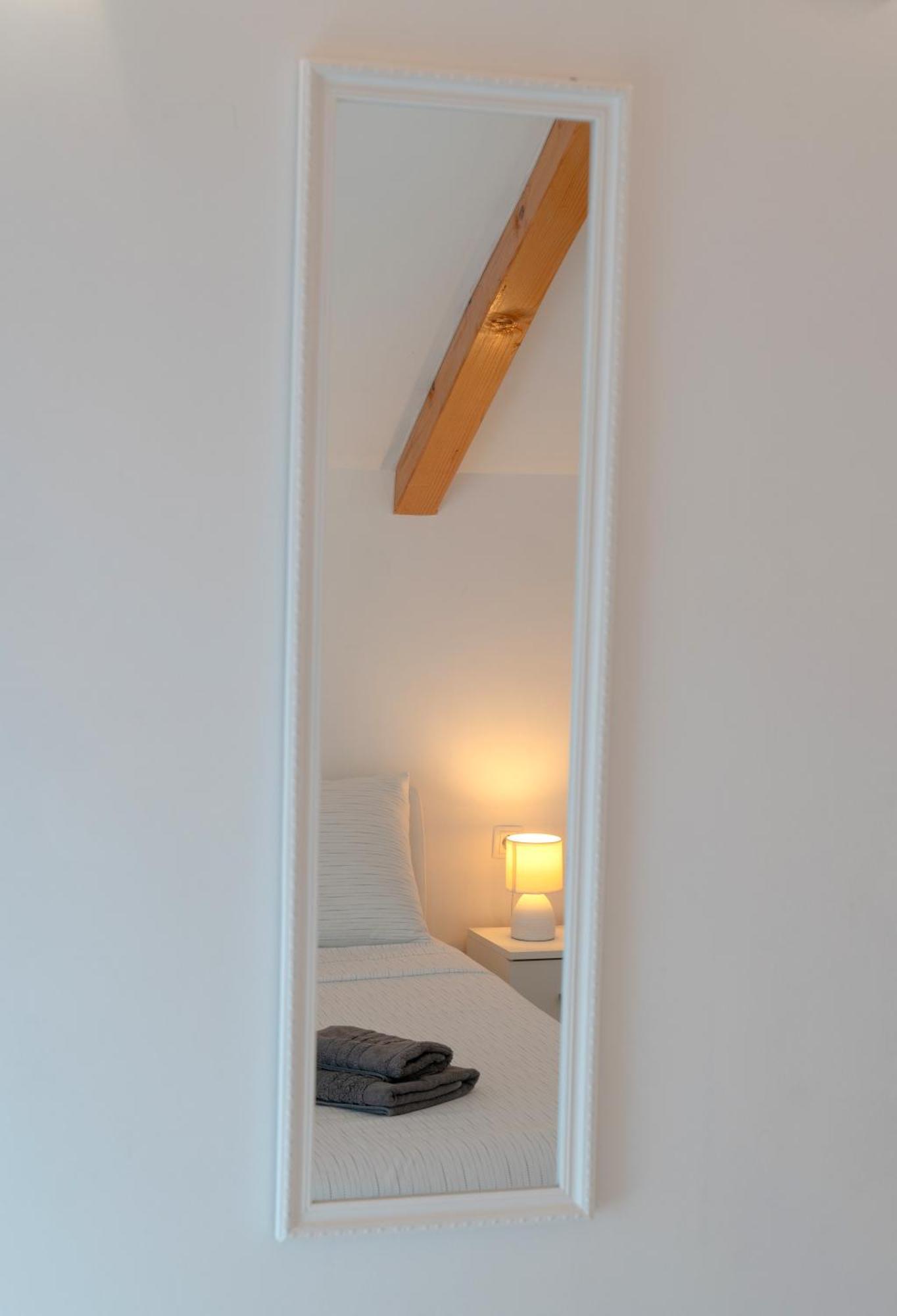 Apartments Srdanovic Оміш Екстер'єр фото