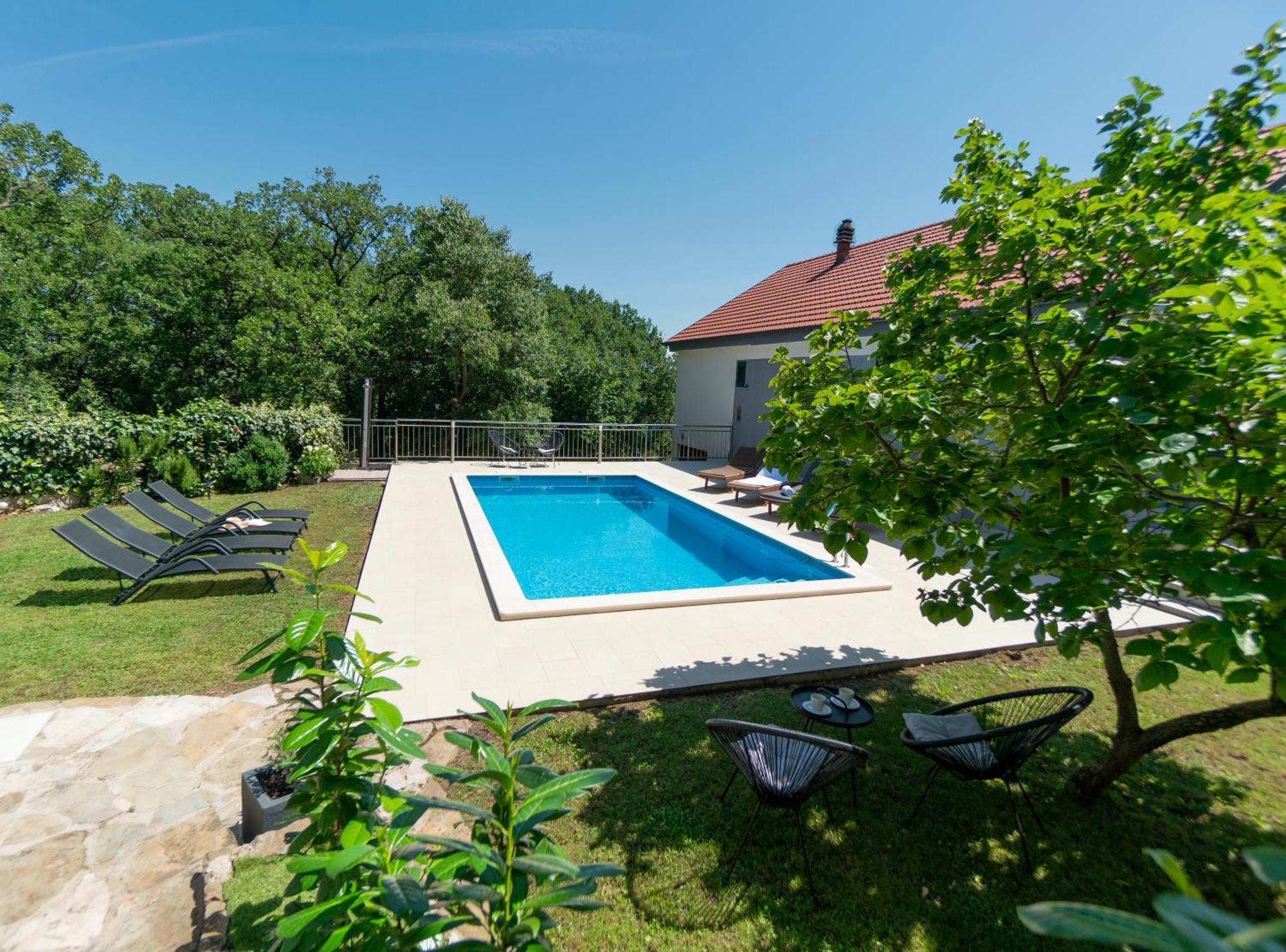 Apartments Srdanovic Оміш Екстер'єр фото
