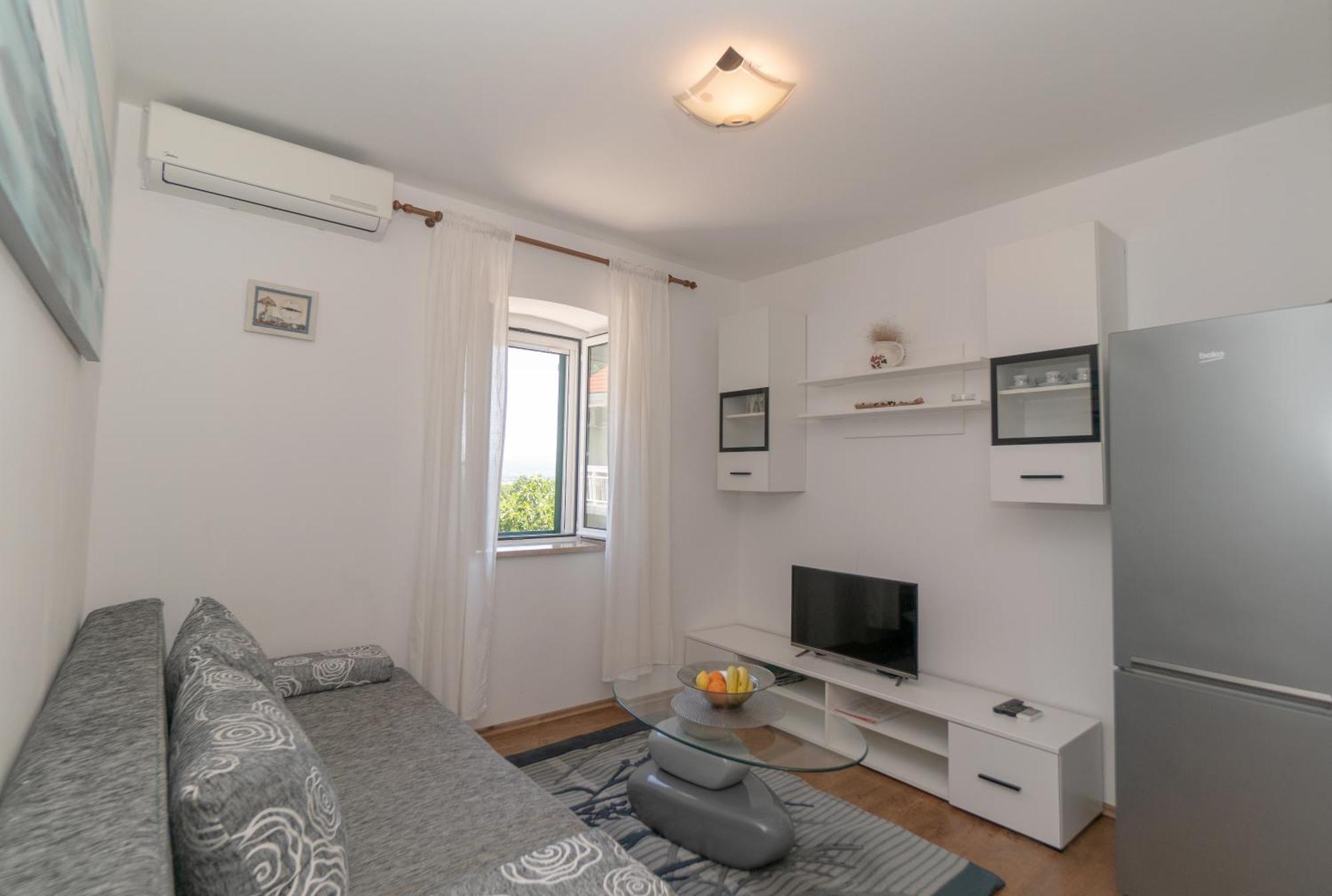 Apartments Srdanovic Оміш Екстер'єр фото