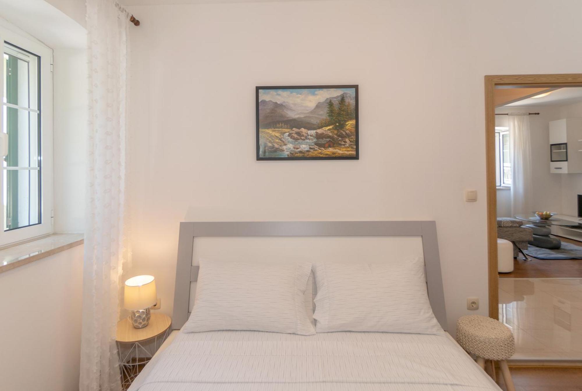Apartments Srdanovic Оміш Екстер'єр фото